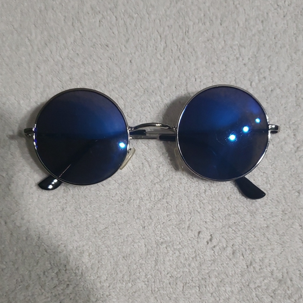 Women's Stylish Black and Blue Sunglasses 60s Hippie Hot Topic Chic Vibes Cool